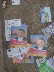 Candidato à reeleição, vereador Iduigues Martins (PT) flagra santinhos fake com número errado