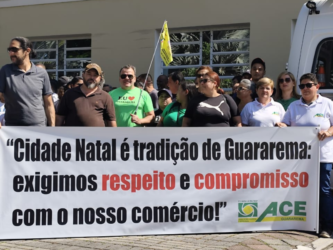 Natal: comerciantes e moradores de Guararema protestam e pedem que Prefeitura reconsidere
