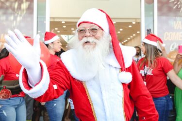 Suzano Shopping abre a temporada de Natal com a chegada do Papai Noel neste domingo (17)