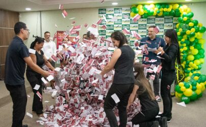 Com desfile em carro aberto, Papai Noel abre Natal do comércio suzanense nesta quarta-feira (4)