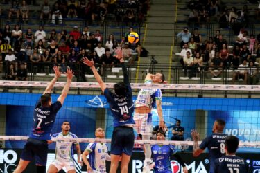Suzano protagoniza virada heroica e vence Joinville Vôlei na abertura do 2° turno da Superliga