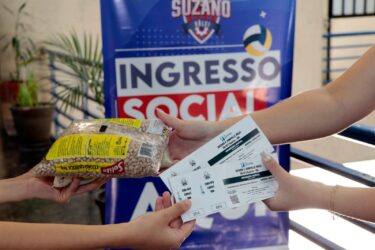 Suzano Vôlei faz o primeiro jogo do ano nesta quarta (8); ingresso vale um quilo de alimento