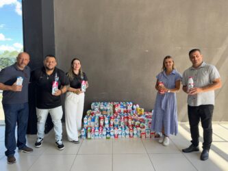 Inter Mogi Futsal entrega leites arrecadados em peneira do fim de semana ao Fundo Social de Mogi