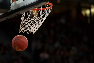 Inscrições para aulas gratuitas de basquete no Parque da Cidade são abertas a partir desta segunda