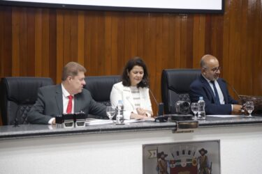 Legislativo aplaude os 93 anos da luta das mulheres pelo direito ao voto