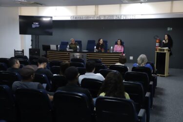 Audiência na Câmara de Mogi das Cruzes debate políticas para animais de fazenda