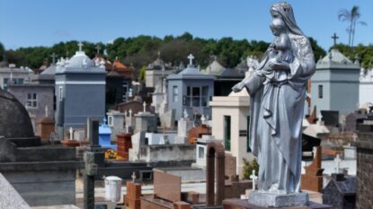 Cemitérios municipais intensificam zeladoria para receber 20 mil visitantes no Dia das Mães