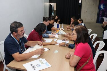Planejamento urbano: Prefeitura de Suzano entrega matrículas de unidades habitacionais a 17 famílias