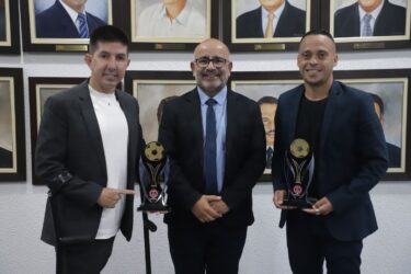 Câmara de Mogi homenageia atletas mogianos campeões de futebol de amputados na Colômbia