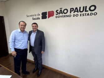 Damasio cobra hemodiálise e investimentos na saúde do Alto Tietê em reunião com secretário estadual