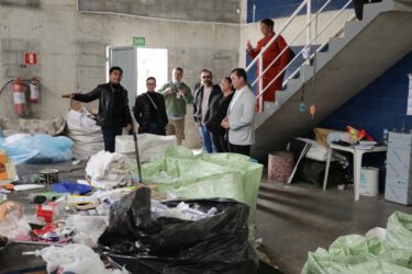 Secretária de Meio Ambiente de Mogi das Cruzes visita Central de Triagem de Recicláveis em Suzano