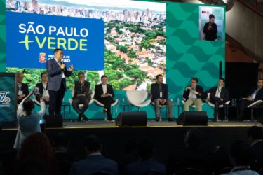 Prefeito participa de congresso em São Paulo e busca soluções sustentáveis para Suzano