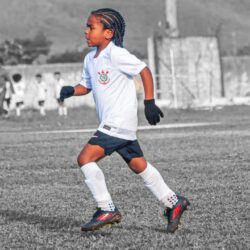 Filho de mogianos, José Valentim assina com o Corinthians e vive o sonho de toda criança