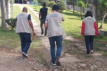 Operação em Suzano fecha cinco comunidades terapêuticas e apreende alimentos, remédios e cigarros