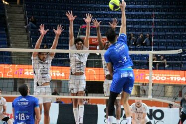 Suzano vence Viapol Vôlei em São José e se aproxima da semifinal do Paulista 2025