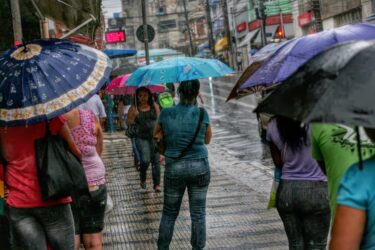 Defesa Civil alerta para risco de temporais no Estado nesta quinta (19) e chuvas na sexta (20)