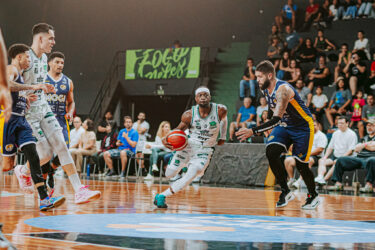 Mogi Basquete perde para o Bauru Basket por 62 a 58 em duelo equilibrado no Panela de Pressão