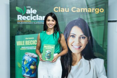 Clau Camargo traz a Mogi a segunda etapa do lançamento  do livro “Vale Reciclar” no dia 9