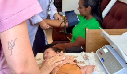 Mães e bebês recebem acompanhamento em casa com novo serviço da Prefeitura de Mogi
