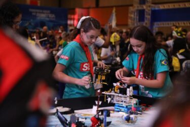 Competição regional de robótica reúne mais de 300 estudantes no SESI Mogi das Cruzes