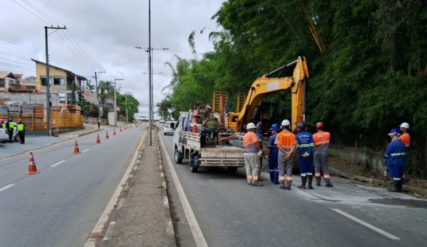 Obra de drenagem na Francisco Rodrigues Filho é finalizada e tráfego é normalizado