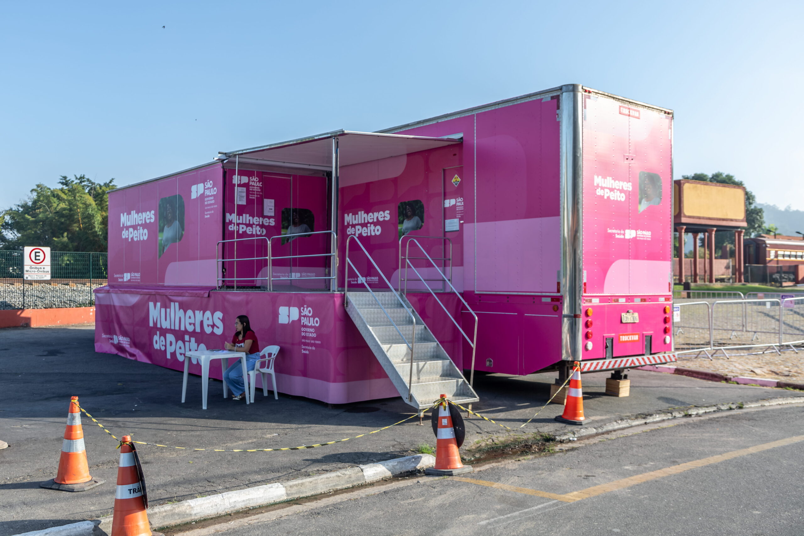 Carreta Mulheres de Peito realiza exames gratuitos de mamografia em Guararema até 31 de janeiro