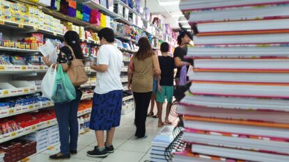 Procon de Suzano orienta sobre compra de material escolar e reforça direitos do consumidor