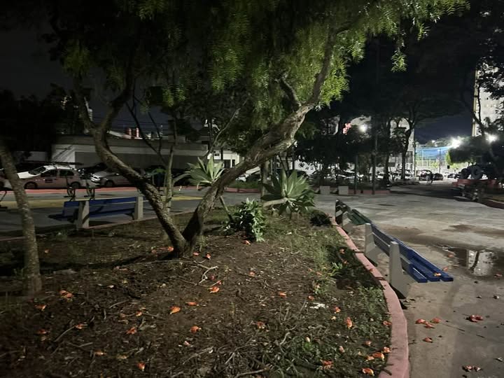 Após questionamentos da Vanguarda, praça da Vila Oliveira volta a ter iluminação em Mogi das Cruzes