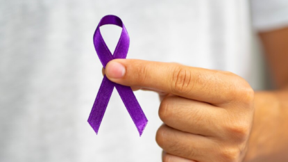 Doenças crônicas: Fevereiro Roxo destaca desafios do diagnóstico do lúpus, fibromialgia e Alzheimer