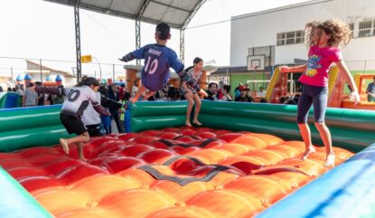 Projeto Rua Mais Feliz leva lazer, serviços e 100 vagas de emprego à Vila Jundiaí neste sábado (28)