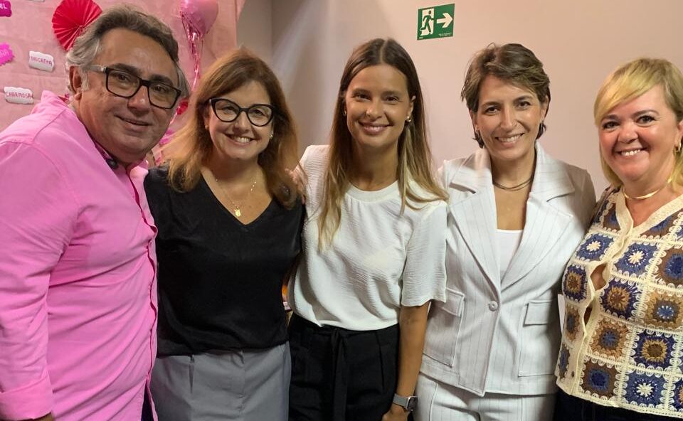 Presidente da Câmara de Mogi, Francimário Vieira, o Farofa, promove café em homenagem às mulheres