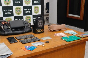 Idosa tem bolsa com R$ 1,6 mil, celular e documentos roubados em agência bancária em Suzano
