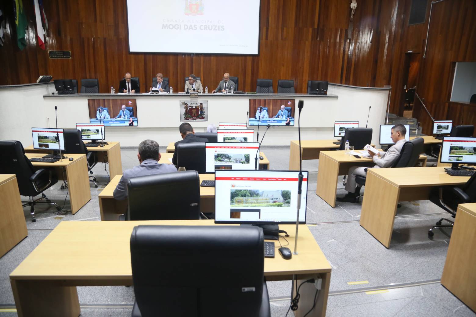 Câmara de Mogi das Cruzes aprova criação da carteira para pessoas com deficiência oculta
