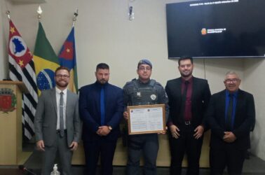 Câmara de Salesópolis homenageia capitão Flávio Roberto da Silva por atuação na segurança pública
