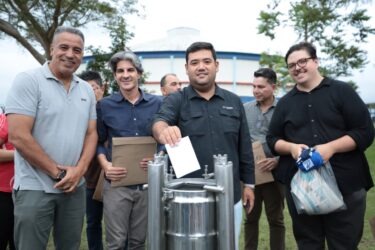 Suzano encerra aniversário com instalação de cápsula do tempo no Max Feffer