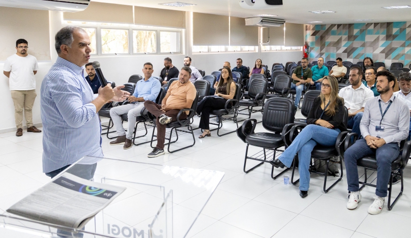 Prefeitura de Mogi pressiona EDP e empresas de telecomunicações por solução para fios emaranhados