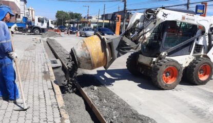 Mutirão de limpeza e tapa-buraco atende a região central e bairros de Mogi no fim de semana