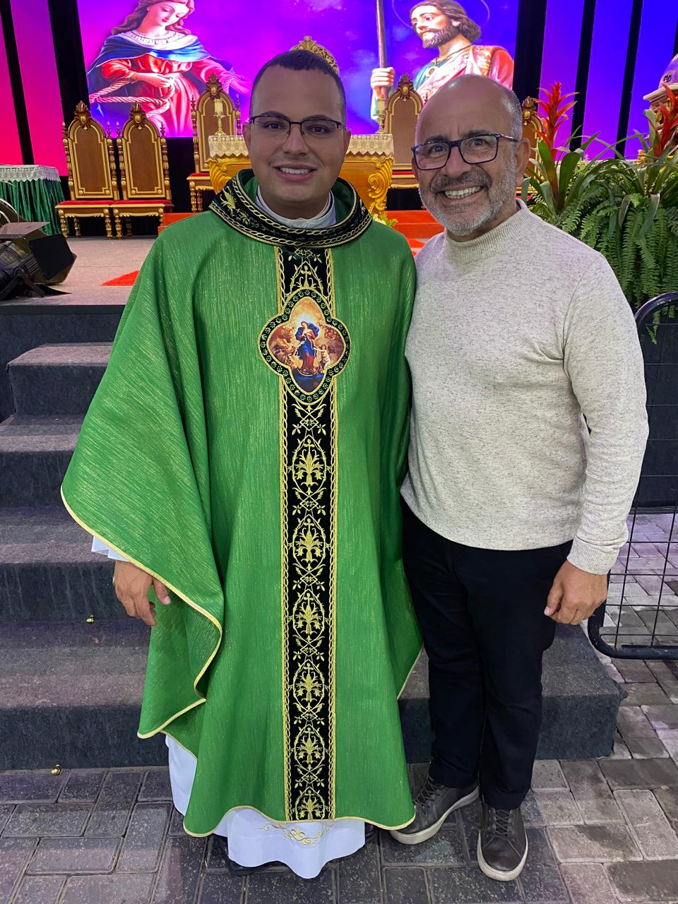 Vereador Edson Santos presta homenagem ao Santuário Nossa Senhora Desatadora dos Nós