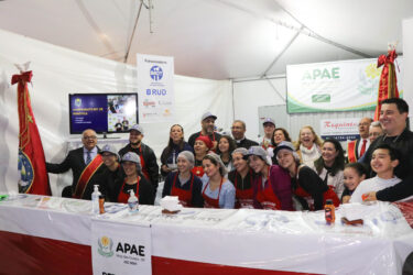 Festa do Divino transforma solidariedade em sabor com mais de 130 pratos preparados por entidades