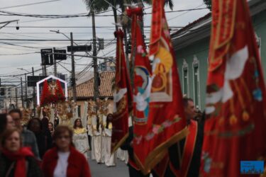 Festa do Divino de Mogi chega ao fim neste domingo (24) com alvorada da bênção do fogo e procissão