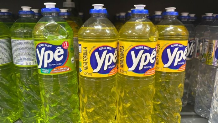 Anvisa detecta 76 irregularidades e mais de 100 lotes de produtos comprometidos da Ypê