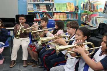 Educação além da sala de aula: projeto de música conquista estudantes da rede municipal de Suzano