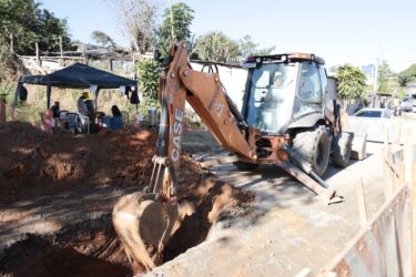 Obras de saneamento avançam no Recreio Sertãozinho para beneficiar 2,5 mil famílias