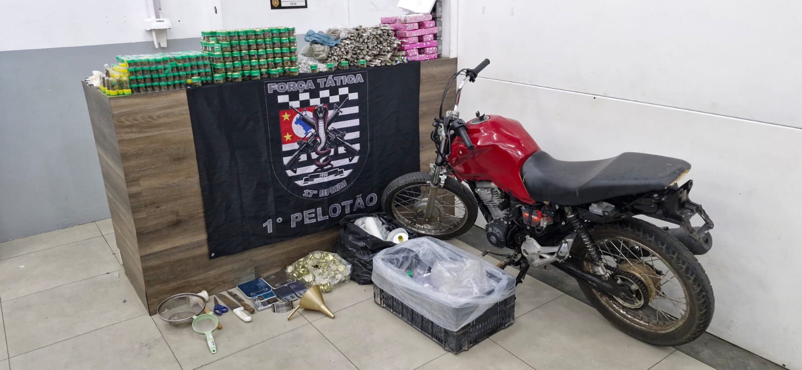 Força Tática encontra depósito com 34 quilos de maconha na Vila Nova União, em Mogi das Cruzes