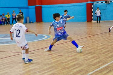 Seletiva de futebol em Suzano busca novos talentos das categorias de base e arrecada alimentos
