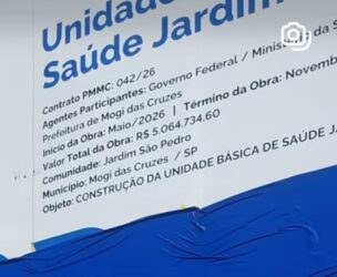 Advogado questiona cobertura de placa de obra em Mogi; Prefeitura explica que segue lei eleitoral