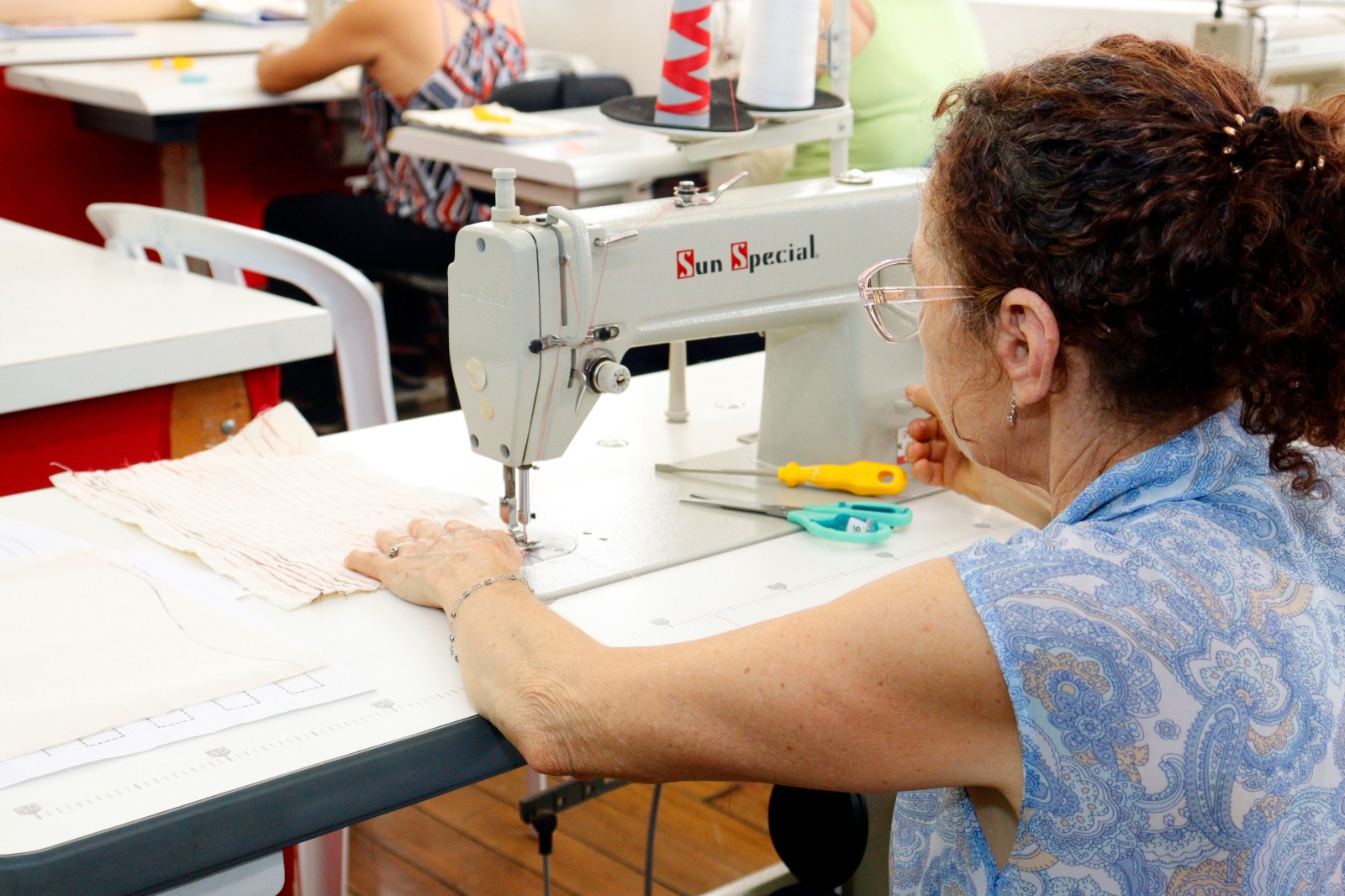 Saspe de suzano abre inscrições para cursos gratuitos de moda  e costura com 28 vagas