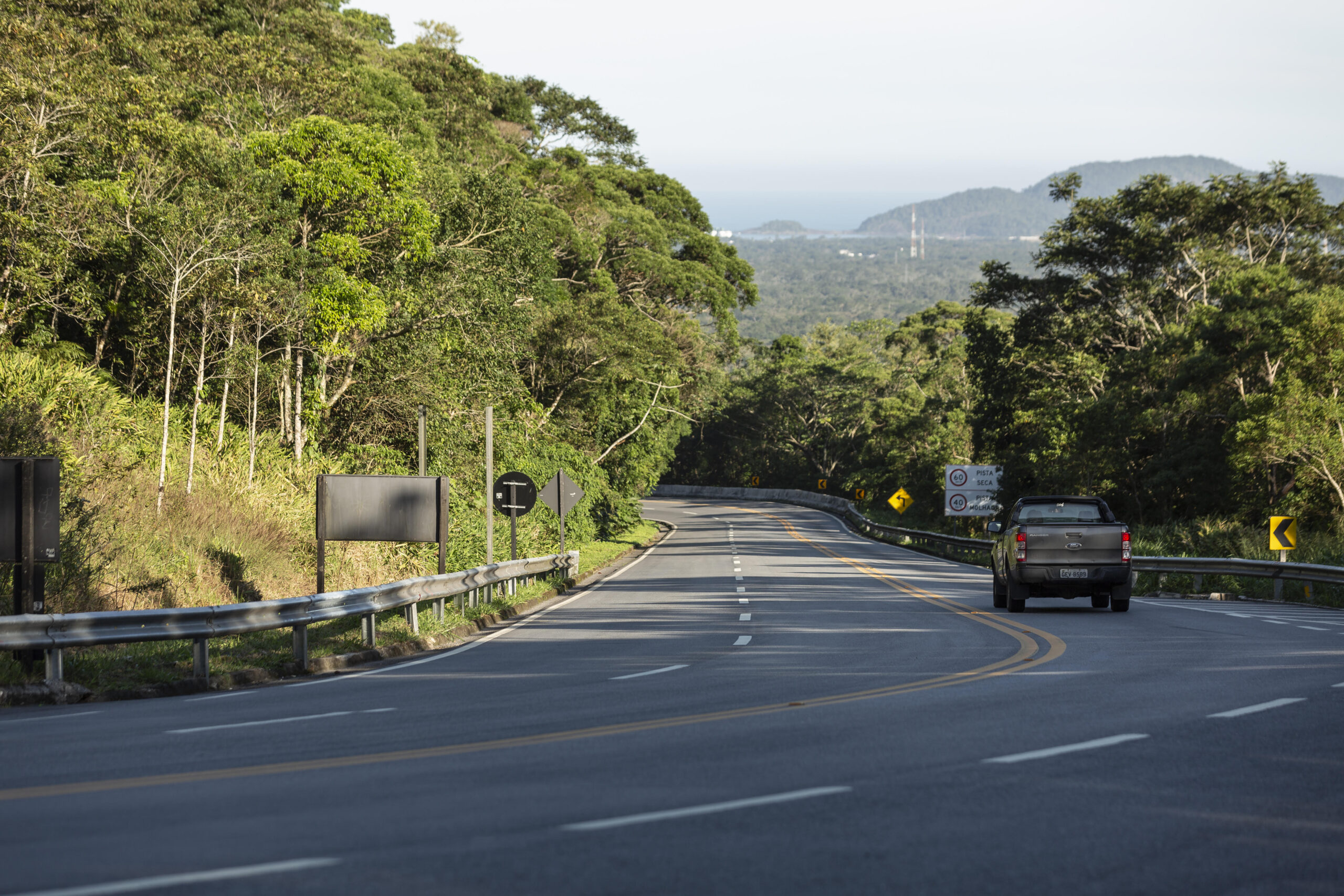 Operação Pare e Siga será realizada na Mogi-Bertioga entre terça e quinta-feira para obras