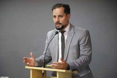 Câmara aprova indicação de anteprojeto de Bi Gêmeos que visa proibir publicidade das ´Bets` em Mogi