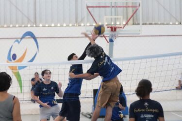 Crianças e adolescentes poderão fazer aulas gratuitas de vôlei em novo polo de Suzano